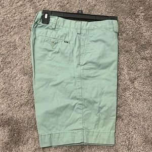 Classic fit, forest green polo shorts